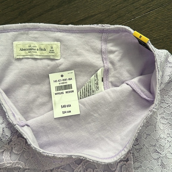Abercrombie & Fitch lilac lace mini skirt Medium BNWT - Picture 2 of 2